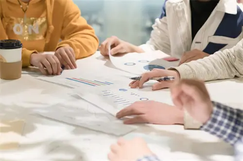 砸人家东西属于什么法律